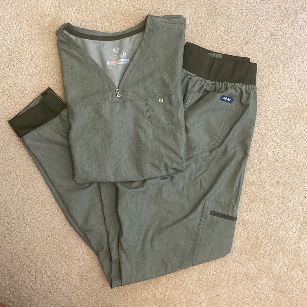 Adar scrub Set